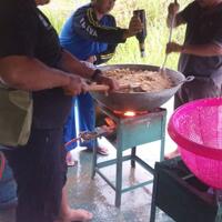 dapur-umum-dinsos-distribusikan-700-makanan-bagi-korban-tsunami