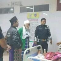 ekspresi-ulama-kharismatik-ini-berubah-saat-tengok-korban-tsunami-di-banten