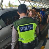 mbak-tutut-kunjungi-penyintas-bencana-di-lampung