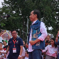 panitia-alumni-jatim-sesalkan-mc-beri-gelar--cak-jancuk--ke-jokowi