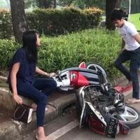 pacar-adi-saputra-yang-banting-motor-nangis-udah-sayang-udah