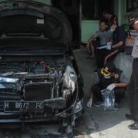 pelaku-teror-bakar-mobil-dan-motor-diduga-kelompok-terlatih-siapa-dalangnya