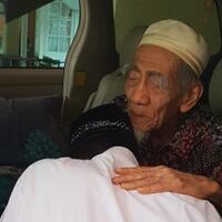 potret-ustaz-abdul-somad-sowan-ke-mbah-moen