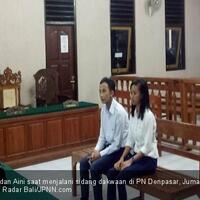 sejoli-pemilik-ribuan-ekstasi-umbar-kemesraan-menjelang-sidang