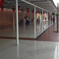 tiket-pesawat-meroket-bandara-soetta-sepi-pedagang-menjerit-krn-pendapatan-menurun