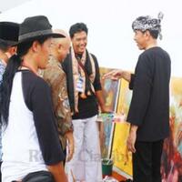 jokowi-beli-lukisan-kakek-tersenyum-karya-jaja-ilalang-rp-10-juta