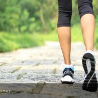 6-kiat-supaya-tidak-cedera-saat-jalan-mundur