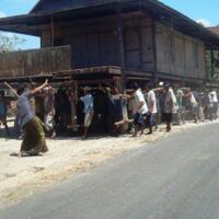 saat-orang-bugis--pindahan--rumah-turut-dibawa