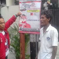 caleg-pdip-masinton-geram-wajahnya-di-spanduk-ditutup-stiker-caleg-psi
