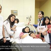 foto-ini-bukan-postingan-menyenangkan-buat-mas-ibas-dan-keluarga-besar