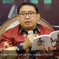 bikin-puisi-lagi-fadli-zon-di-kolong-ketemu-hantu-kecebong