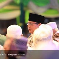 gus-irfan-prabowo-subianto-mau-salat-kok-dilarang