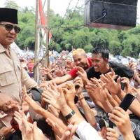 didampingi-mantan-gubernur-jateng-prabowo-subianto-gerilya-di-kandang-banteng