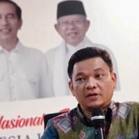 tkn-bantah--jokowi-pakai-earpiece-saat-debat--tuduhan-itu-mengada-ada
