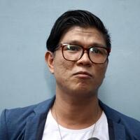 2-cewek-ini-nekat-terjun-dari-jembatan-diduga-penyebabnya-karena-rebutan-cowok