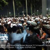 massa-munajat-212-paksa-awak-media-hapus-rekaman-video-kericuhan