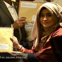 sepertinya-neno-tak-fanatik-cuma-sedang-dimabuk-politik