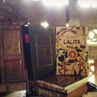 novel-review-lalita-karya-ayu-utami-fajar-di-candi-borobudur