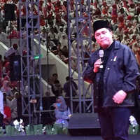 erick-thohir-pasangan-01-islamnya-salatnya-keluarganya-jelas