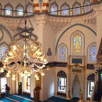 intip-keindahan-masjid-tokyo-camii-tempat-syahrini-dan-reino-barack-akan-menikah