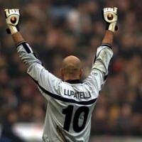 ini-dia-7-pemain-sepakbola-dengan-nomor-punggung-teraneh-di-dunia