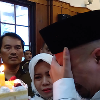 ahmad-dhani-menangis-di-sela-persidangan