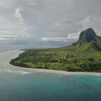 warga-pulau-mules-manggarai-diterangi-listrik-plts