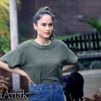 matianak--alasan-cinta-laura-pulang-ke-indonesia-dari-hollywood