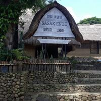 wah-lantai-rumah-tradisional-ini-dari-kotoran-sapi-loh