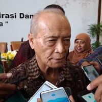 syafii-maarif-nilai-puisi-munajat-neno-warisman-sadis-dan-biadab