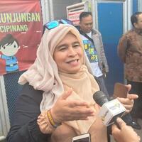 neno-warisman-mengaku-aktris-teater-terbaik-baca-doa-apa-pun-menangis