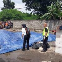 warga-jakasampurna-bekasi-dikejutkan-penemuan-mayat-laki-laki-terbungkus-plastik