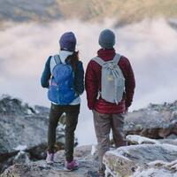 4-tips-aman-terhindar-dari-sambaran-petir-saat-mendaki-gunung-pada-musim-hujan