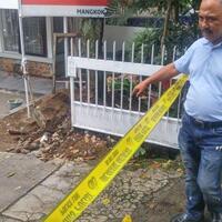 pekerja-bangunan-temukan-mortir-saat-merenovasi-rumah-kevin