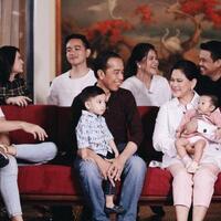 akun-twitter-jokowi-bikin-cuitan--omeli--gibran-dan-kaesang-yang-rukun-dong