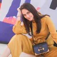 mengintip-cantiknya-penampilan-luna-maya-dalam-balutan-hijab-sepulang-umroh