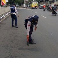 tak-mempan-pakai-magnet-modus-ranjau-paku-baru-ini-belum-ada-solusinya