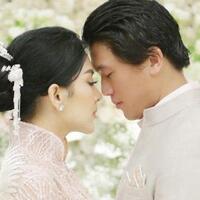 reino-barack-tuliskan-pesan-romantis-usai-pernikahannya-dengan-syahrini