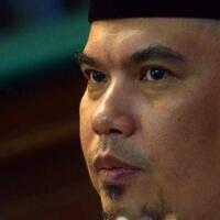 tulis-surat-untuk-el-rumi-ahmad-dhani-curhat-tentang-keadaannya-di-rutan