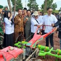 kementan-gelontorkan-bantuan-alsintan-ke-minahasa-tenggara