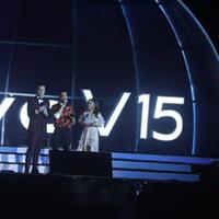 dua-host-kawakan-dan-prilly-menjadi-host-vivo-v15-go-up-grand-launch-2013-wib