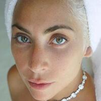 serum-vitamin-c-rahasia-kulit-bersinar-lady-gaga