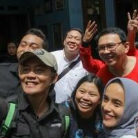 charles-honoris-survei-buktikan-01-makin-jempolan-02-kedodoran