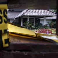 sepasang-pria-dan-wanita-ditemukan-terkapar-bersimbah-darah-ada-pisau-menancap