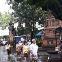 hujan-guyur-kawasan-jakbar-pura-di-jelambar-sempat-terendam-air-sepaha-orang-dewasa