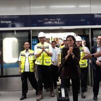 girangnya-menkeu-sri-mulyani-naik-mrt-jakarta