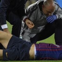 wasit-tuding-messi-menjatuhkan-dirinya-sendiri