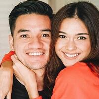 hari-terakhir-sebelum-nyepi-2019-keluarga-nana-mirdad-kompak-mengenakan-baju-hitam