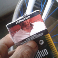 rokok-membunuhmu-kok-pabriknya-gak-ditutup-konspirasi-iklan-kesehatan