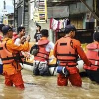 banjir-kabupaten-bandung-seorang-pria-tewas-kesetrum
